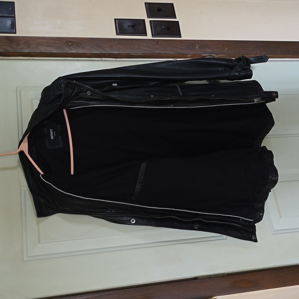 Women's Leather Jacket - Picture 3 of 4